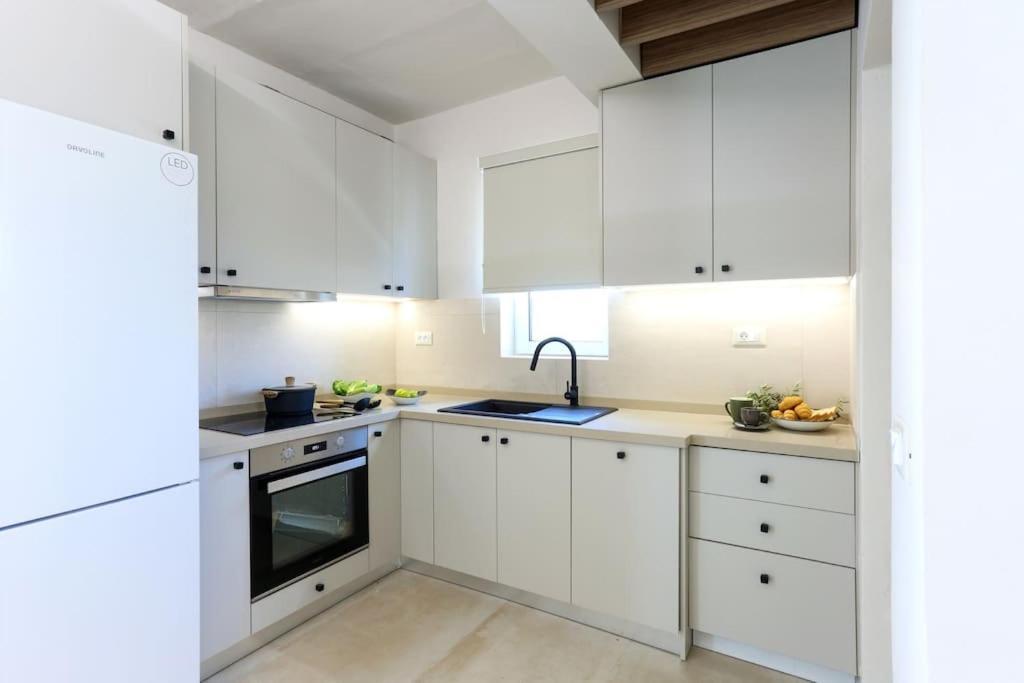 Villa Constantino With Heated Pool Kato Gouves Екстер'єр фото